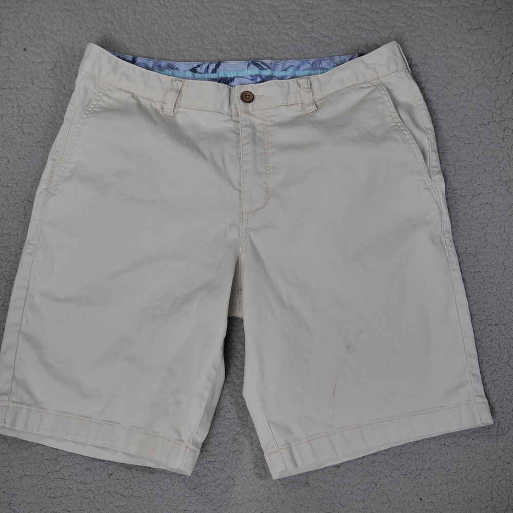 TOMMY BAHAMA Shorts Mens 32 Beige Cotton Pockets Casual Dad